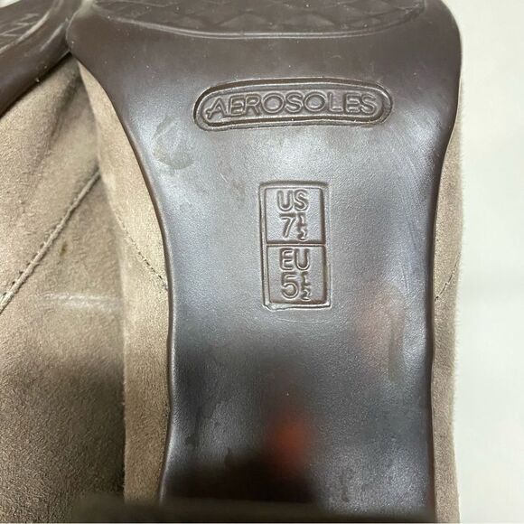 AEROSOLES Minor Role Taupe faux Suede Round Toe Lace Up Pump vintage Shoe 7.5